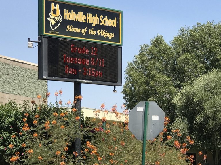 Holtville Unified Set for Students to Return Online » Holtville Tribune