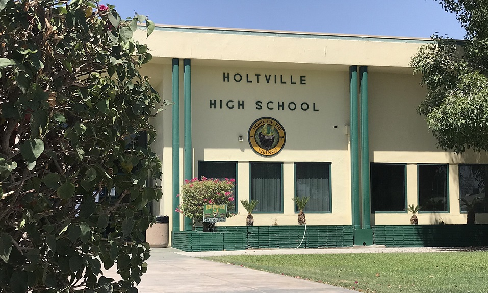 Holtville Unified Set for Students to Return Online » Holtville Tribune