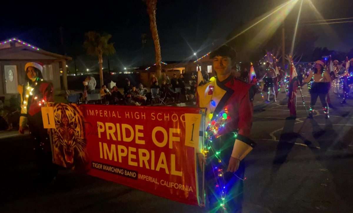 Parade Lights Up Imperial in Largest Numbers Yet » Holtville Tribune